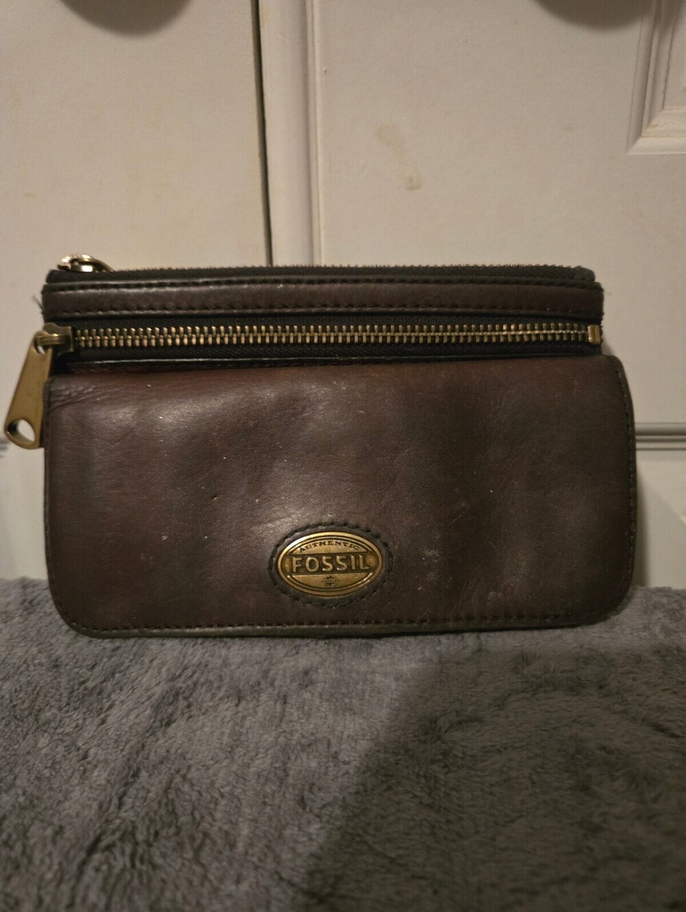 Fossil Brown Leather Zip Wallet Clutch with Gold-tone Hardware